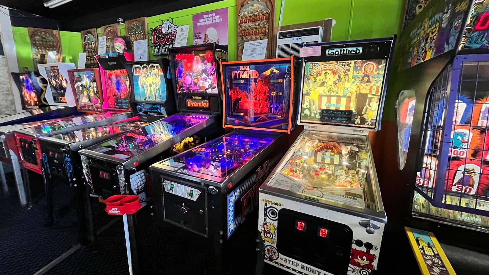 BB's Amusements - Flashbax Arcade