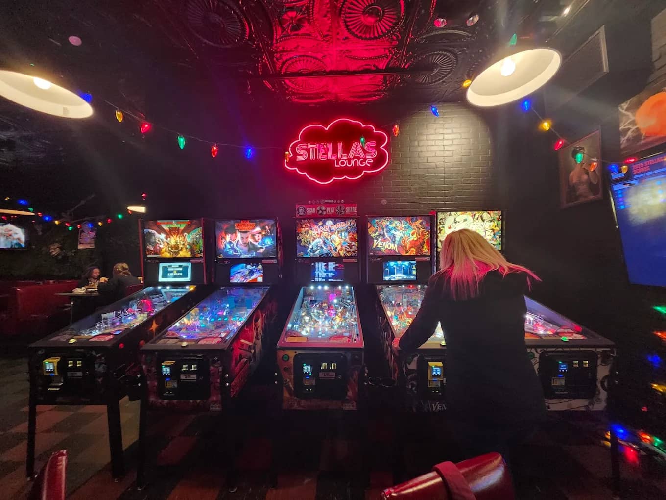 Stella's Lounge