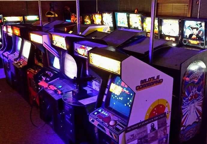 Old School Pinball & Arcade photo 2