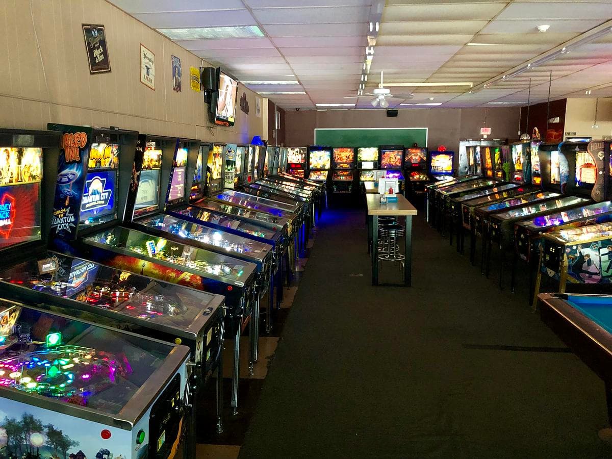 Pocketeer Billiards and Bar photo 1