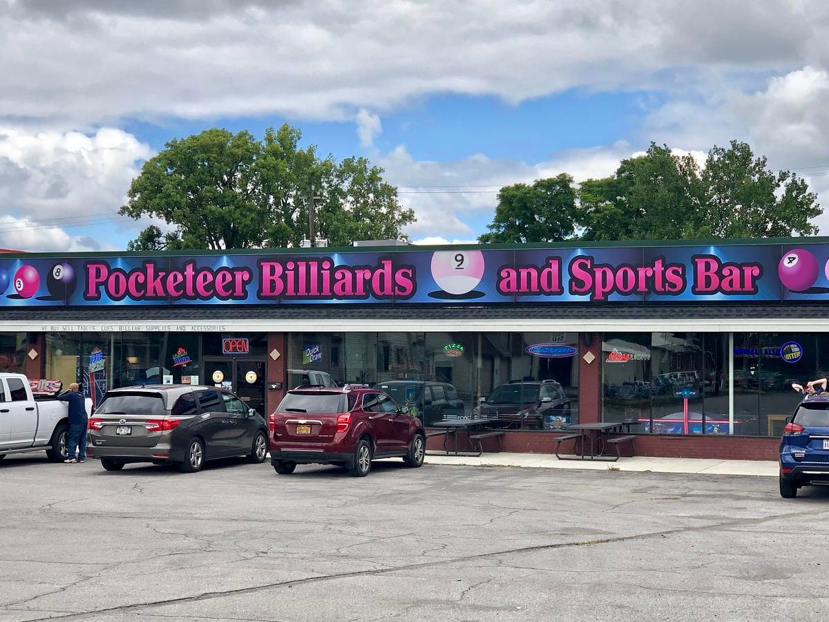Pocketeer Billiards and Bar photo 4