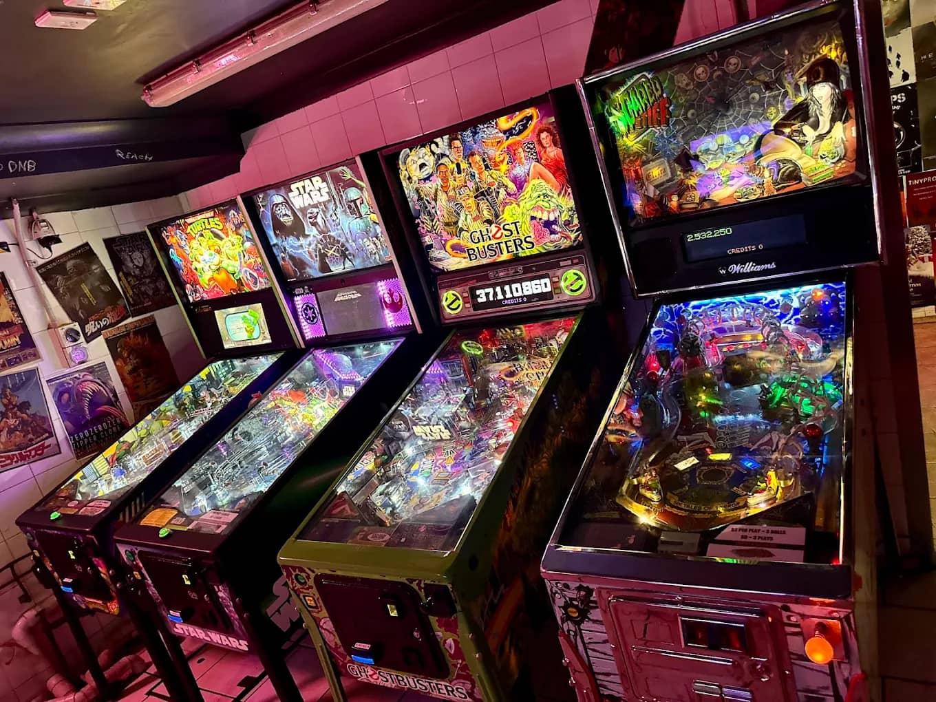 Astro's Arcade Bar