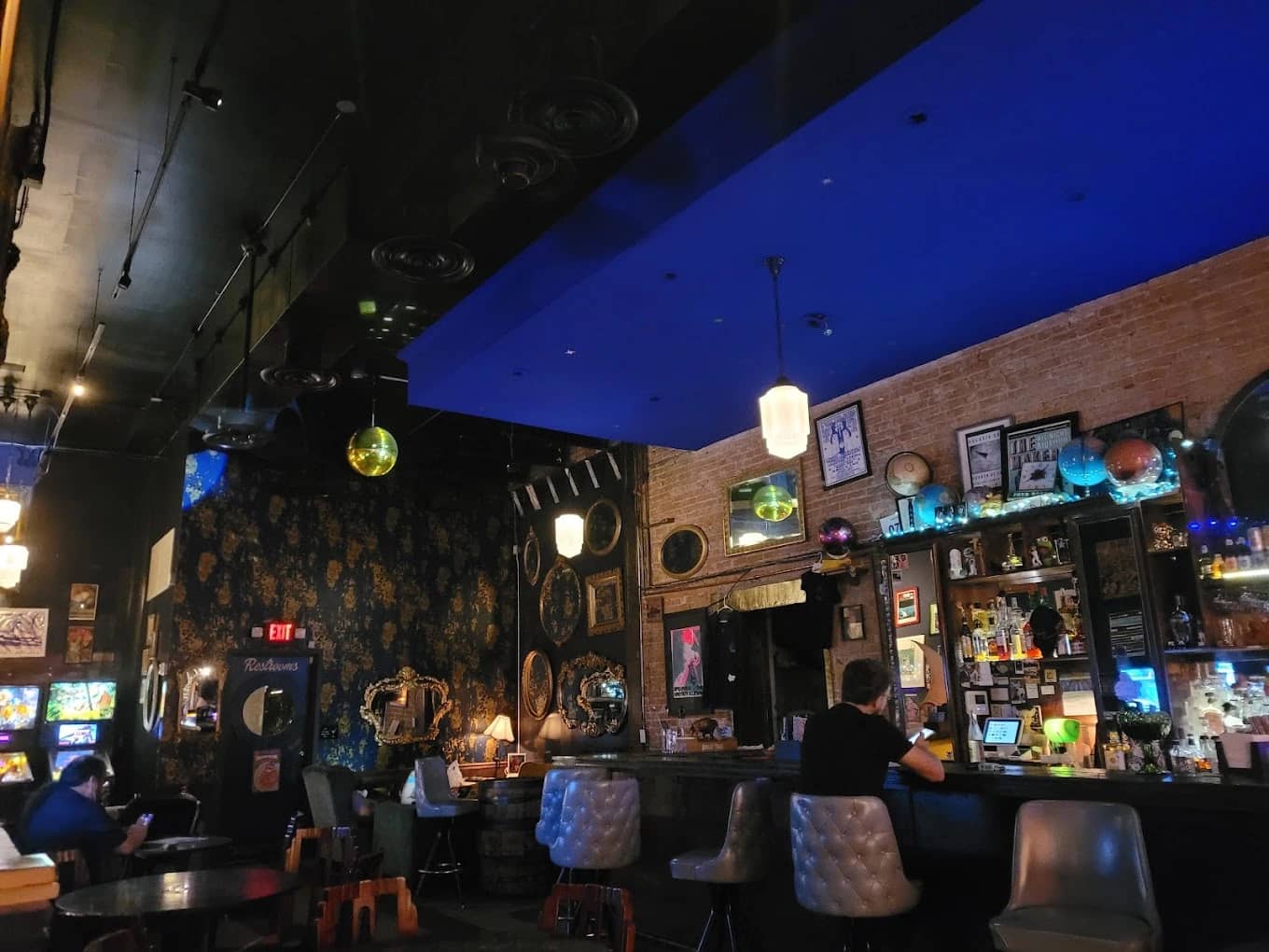 Little Dipper Lounge