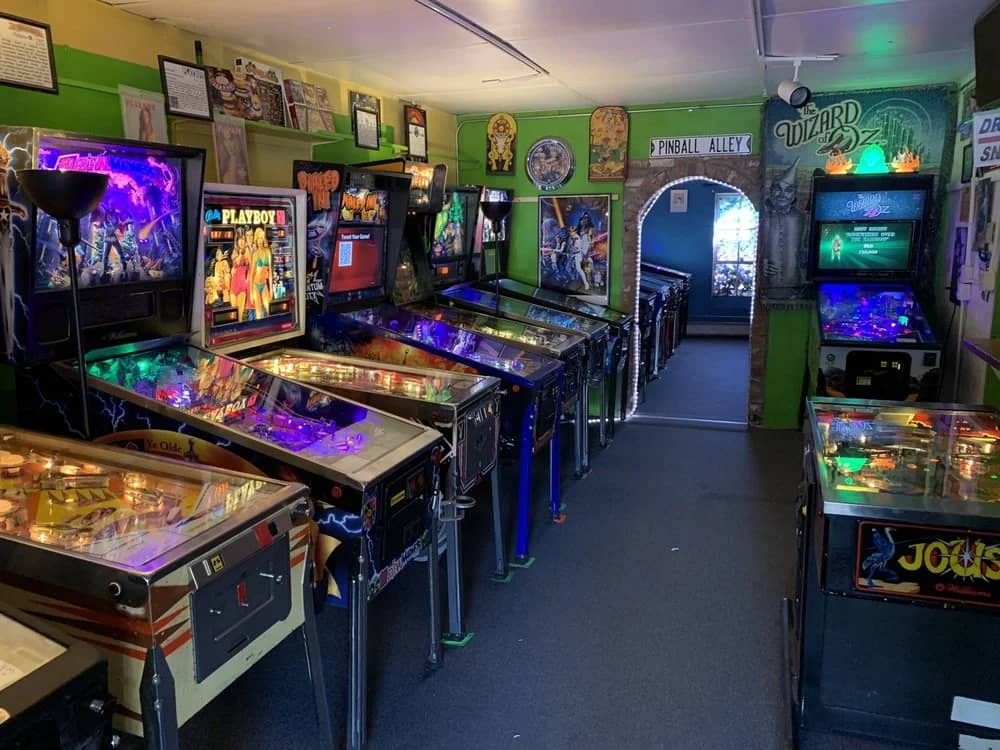Lyons Classic Pinball