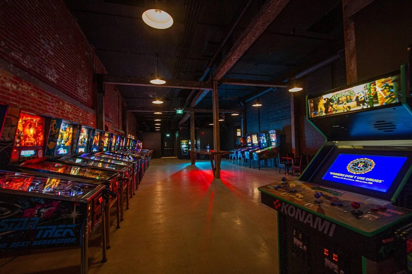 Pinhalla Pinball Pizzeria