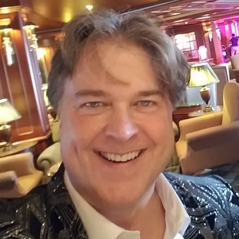 Headshot of Chuck Ernst